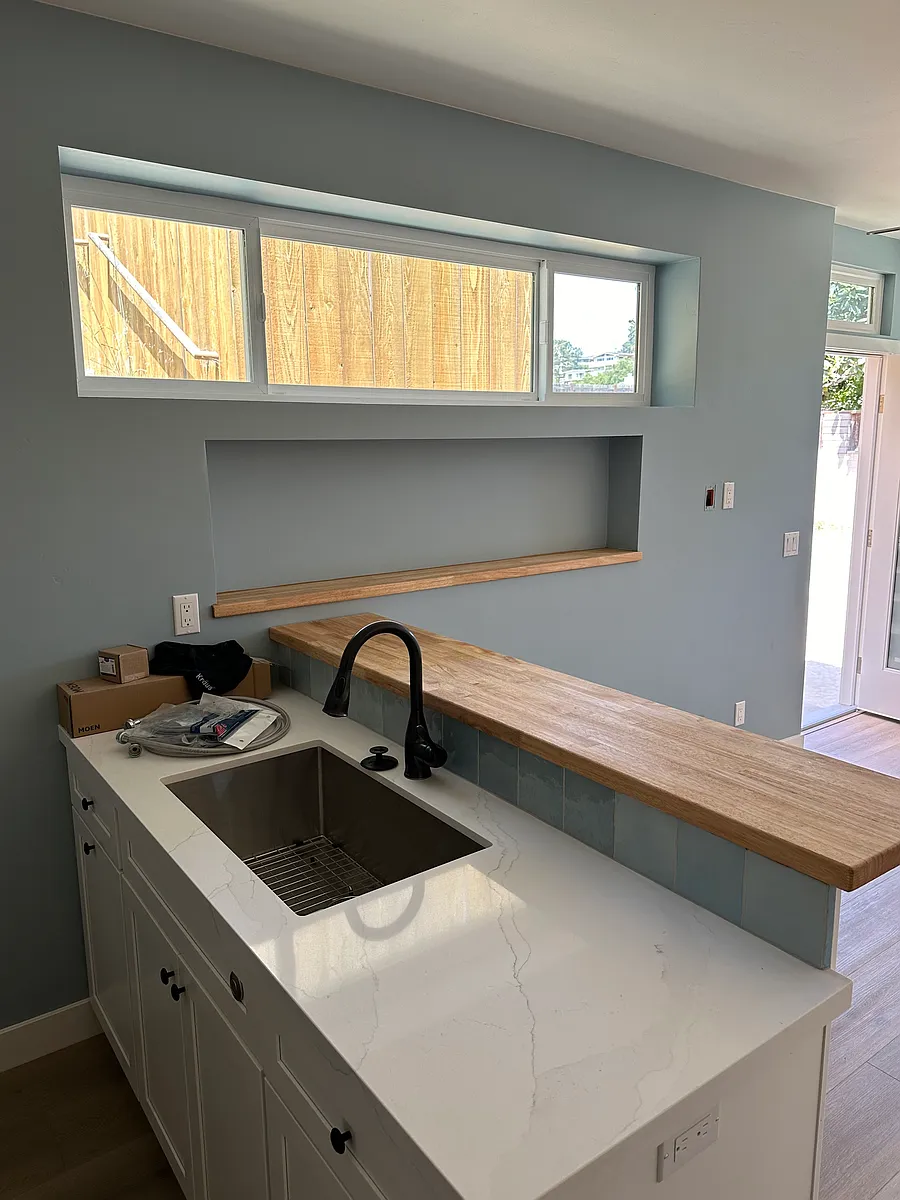 Kitchen and bar area - 2241 Frankfort St