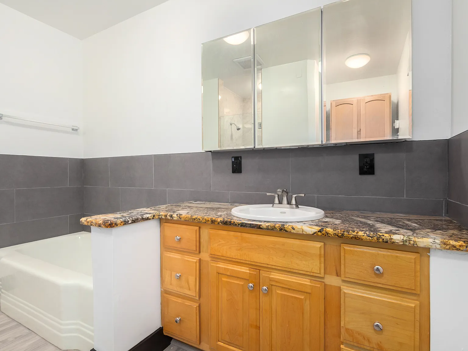 4 bed, 1780 sqft, $1,100 — Photo 4