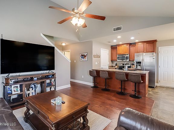 4th image of 5009 Palmetto Cv
