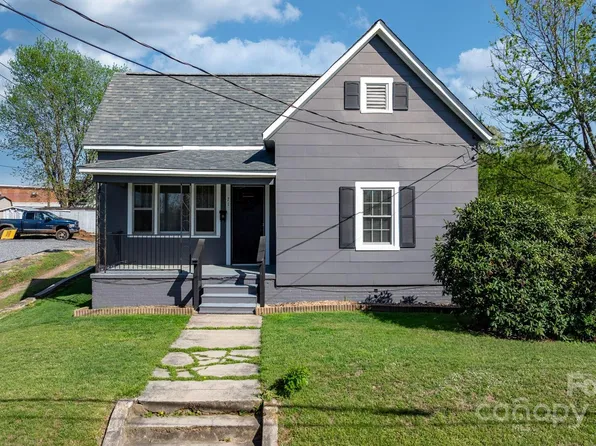 71 14th St SE, Hickory, NC 28602
