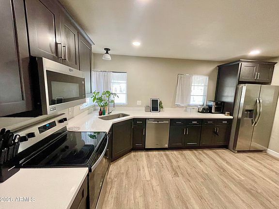 4th image of 529 W UNIVERSITY Drive