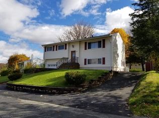 33 Beardslee Hill Dr, Ogdensburg, NJ 07439