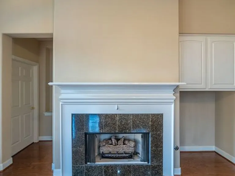 5019 Shining Creek Ct — Photo 32