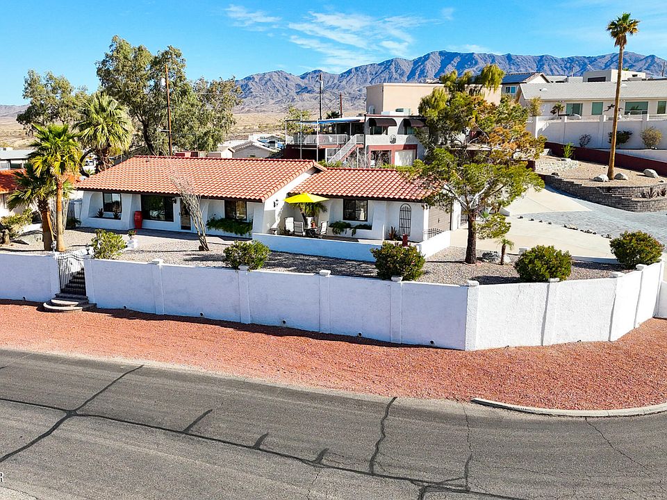 1st image of 3533 Desert Rose Dr