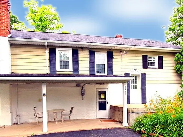 709 S Carlisle Ln, Altoona, PA 16602