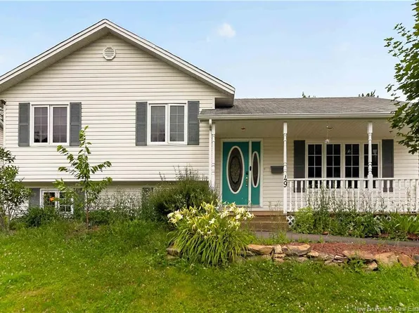 49 Goldsboro Ave, Riverview, NB E1B 4E9