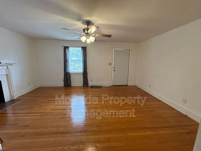 1719 Kissingbower Rd — Photo 2