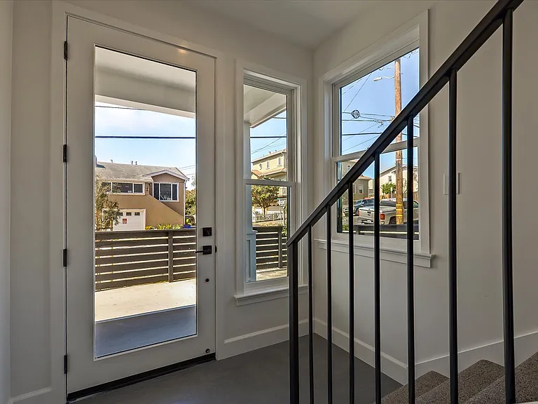 332 Pine Ave — Photo 39