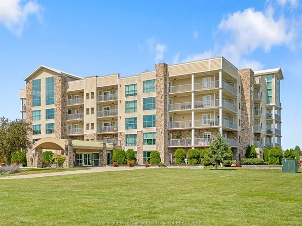 34 Boblo Island Blvd #407, Amherstburg, ON N9V 0C4