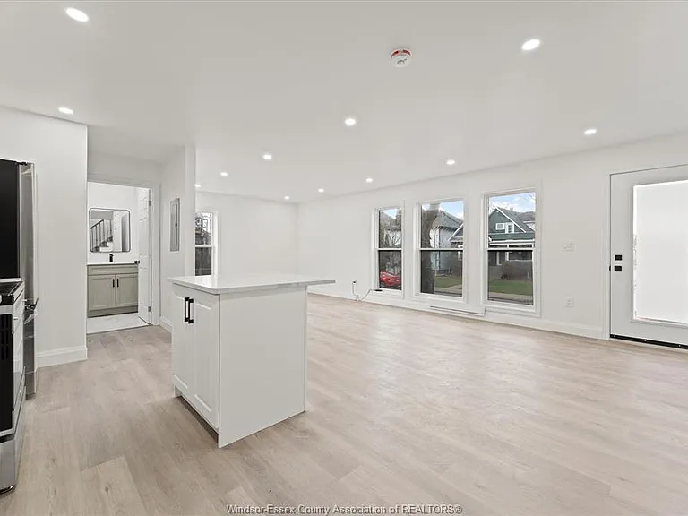 702 Pierre Ave #1 — Photo 7