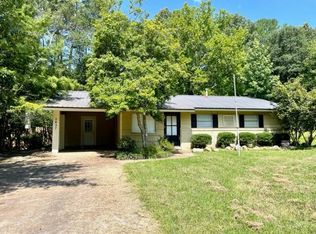 1037 Linden Dr, Kosciusko, MS 39090