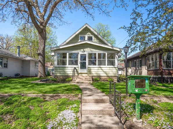 3239 Thomas Ave N, Minneapolis, MN 55412