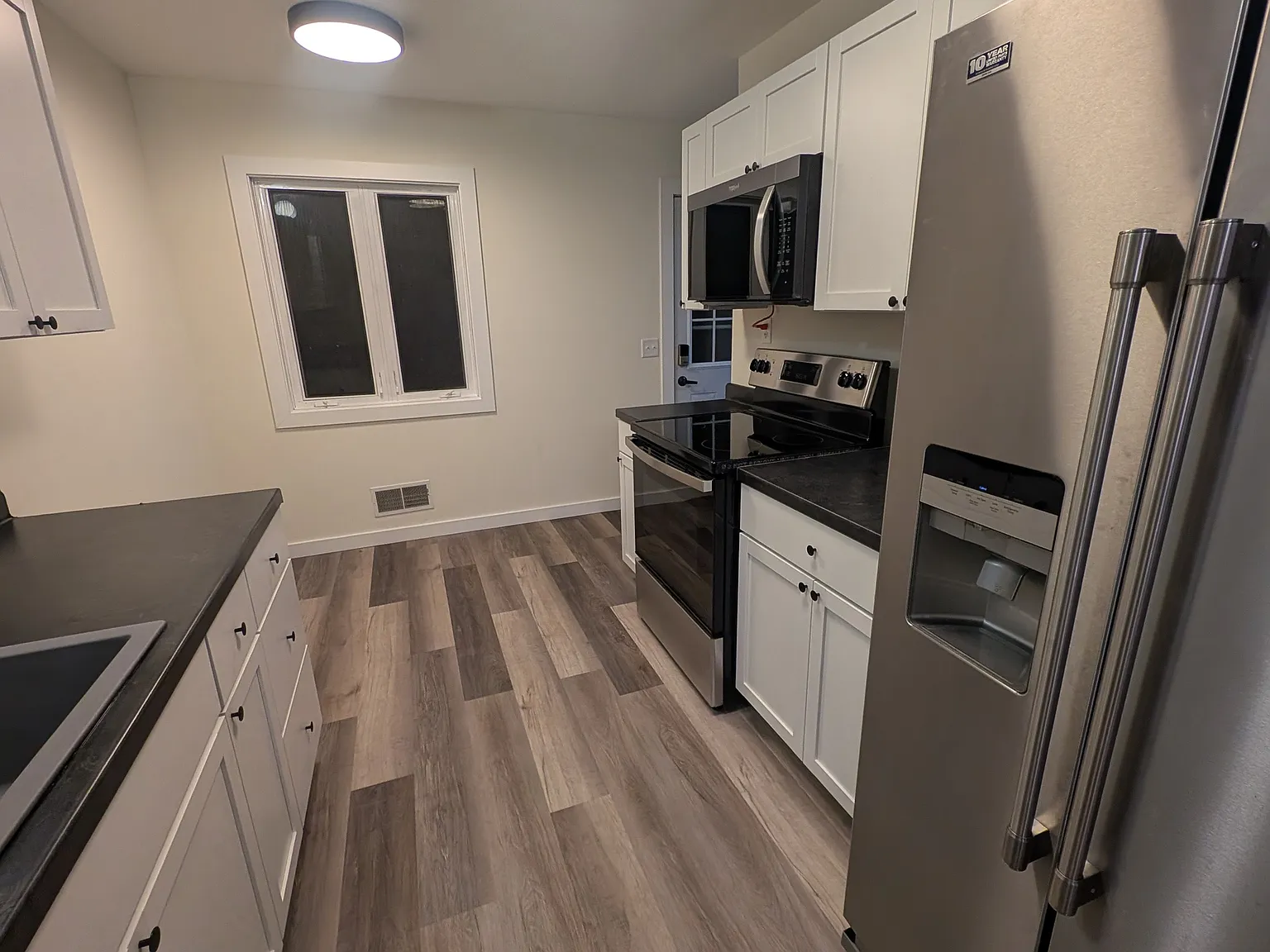 5 bed, 2000 sqft, $2,800 — Photo 4