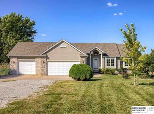 2412 Golden Hills Dr, Plattsmouth, NE 68048
