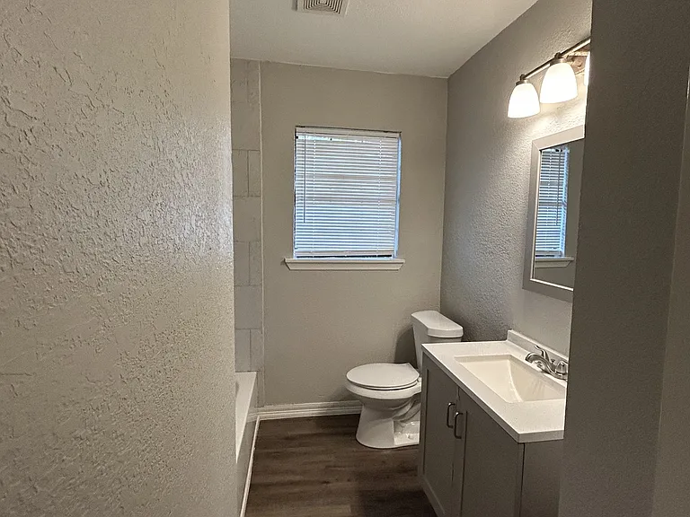 301 Austin Ave #2 — Photo 5