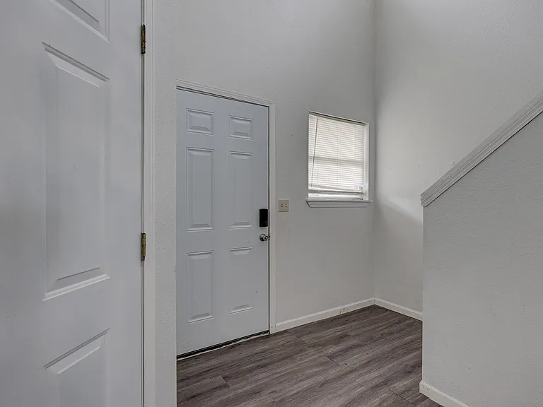 713 S Walker St #A — Photo 3