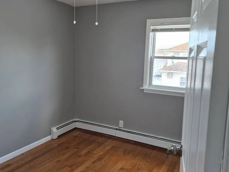 147-15 225th St #2 — Photo 7