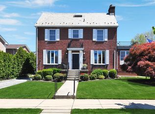 3-15 147th St, Whitestone, NY 11357