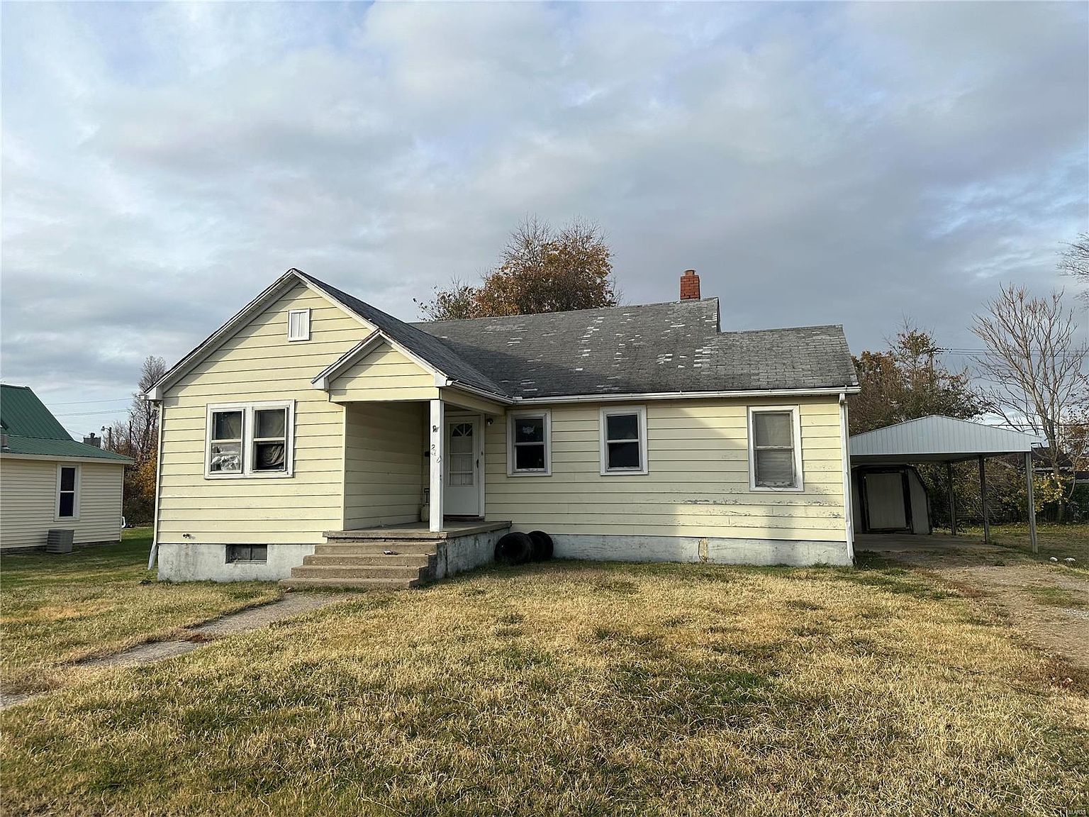 210 W Gladys St, Sikeston, MO 63801 | MLS #24003382 | Zillow