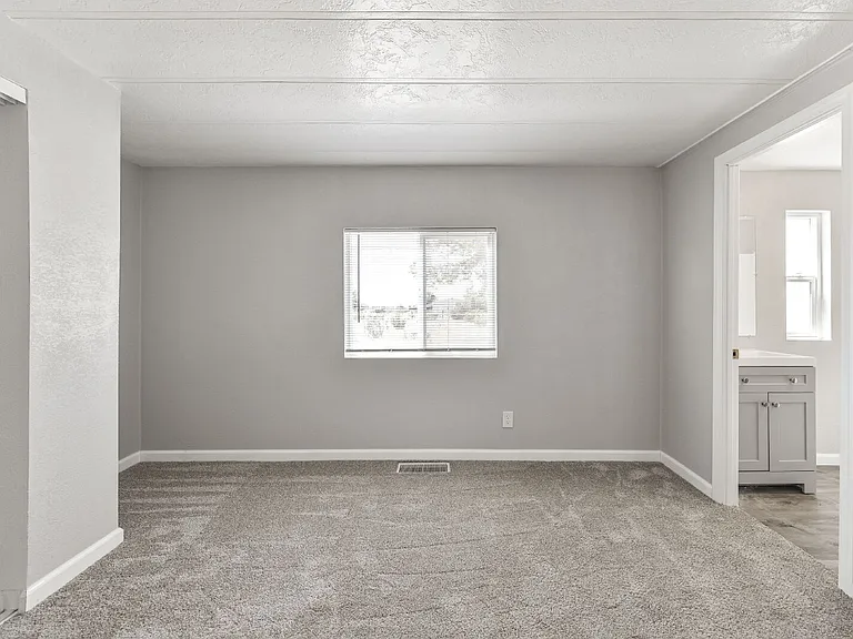 4453 Maia Way — Photo 40