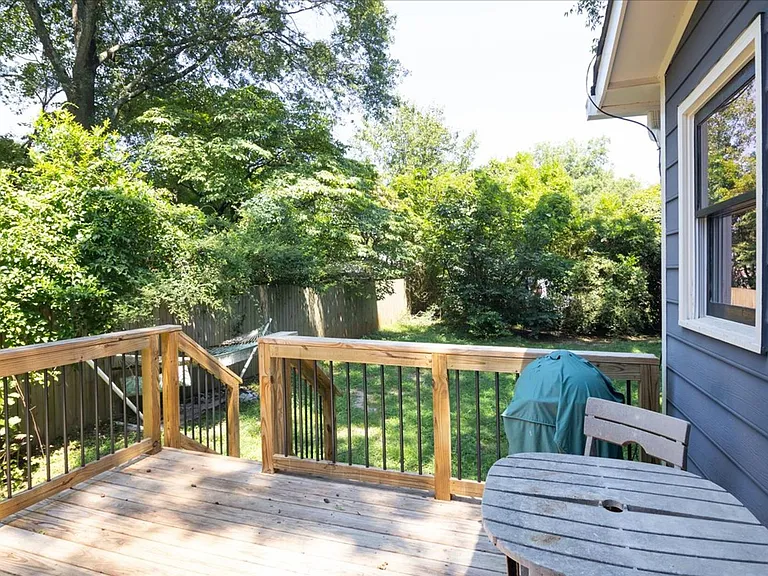 1755 Lyle Ave — Photo 29