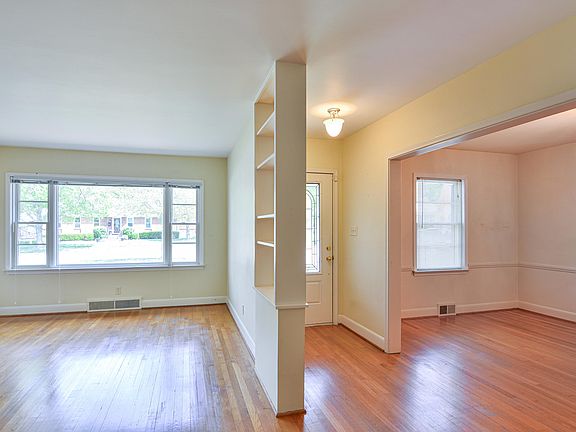 3rd image of 314 Glendover Rd