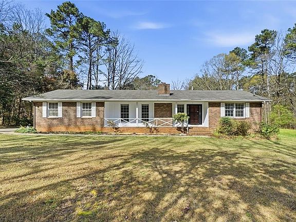 2nd image of 2401 Ebenezer Rd SE