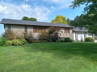 302 Pineywood Ln, Hershey, NE 69143