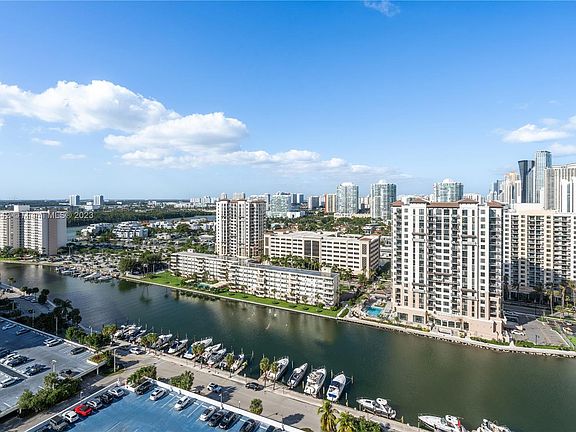 4th image of 100 Bayview Dr Penthouse 31