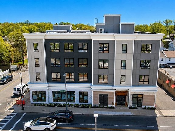 3rd image of 3992 Washington St #302