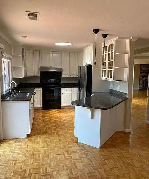 3400 Churin Dr — Photo 7