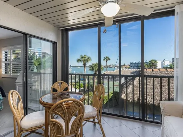 1019 Anglers CV #F302, MARCO ISLAND, FL 34145