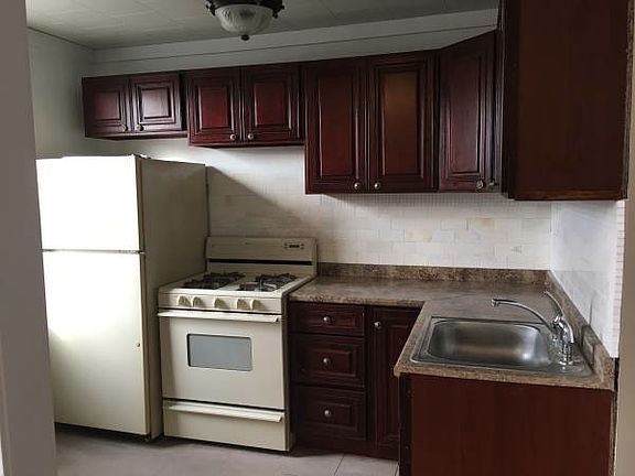 2nd image of 6452 Admiral Ave #1
