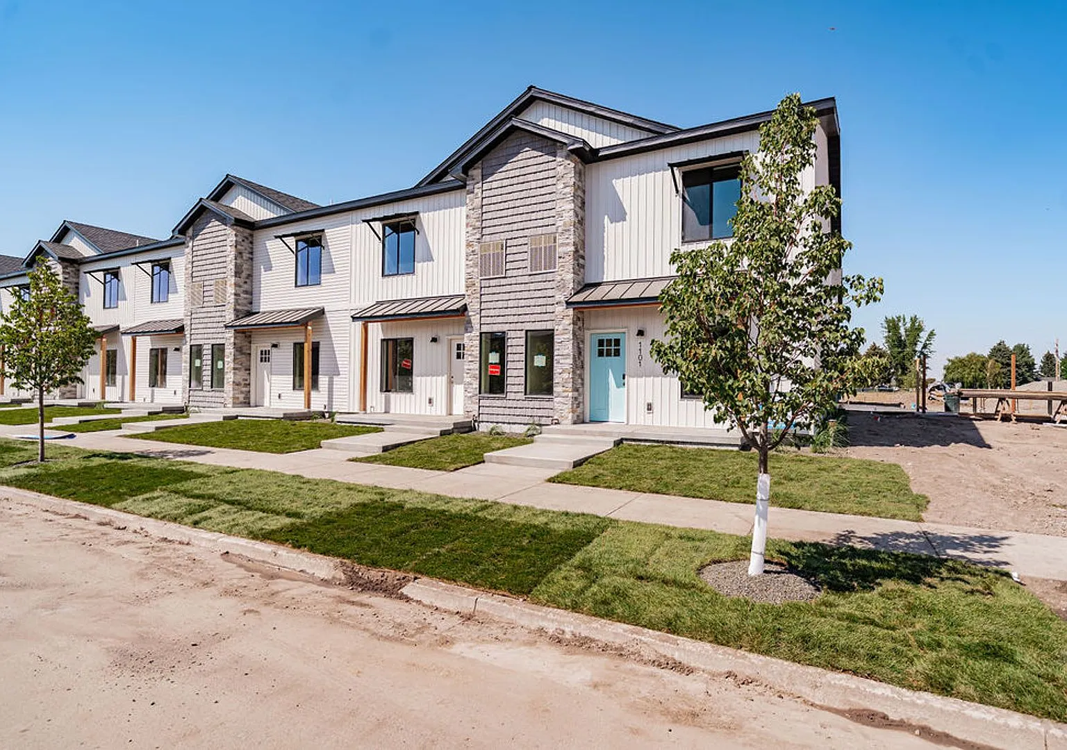 Brand New Townhome For Rent! — Photo 1
