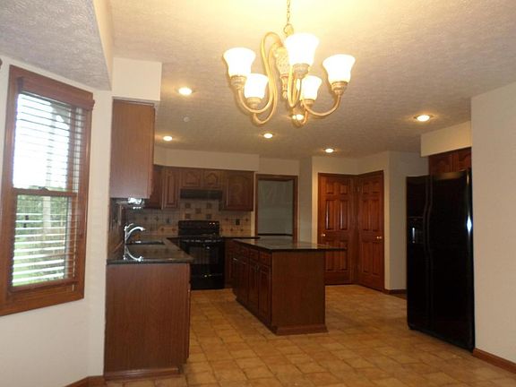3rd image of 7665 Cashel Ct