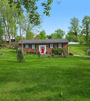 2nd image of 617 Vance Dr