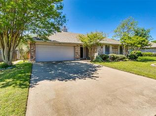 705 Baldridge Rd, Burleson, TX 76028