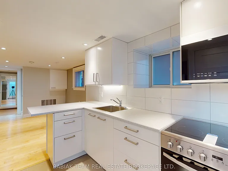 1 Ostend Ave #LOWER — Photo 4