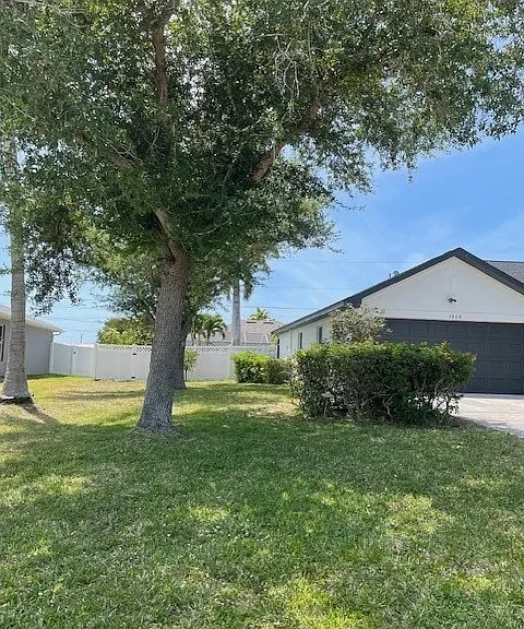 3806 SW 15th Pl — Photo 3