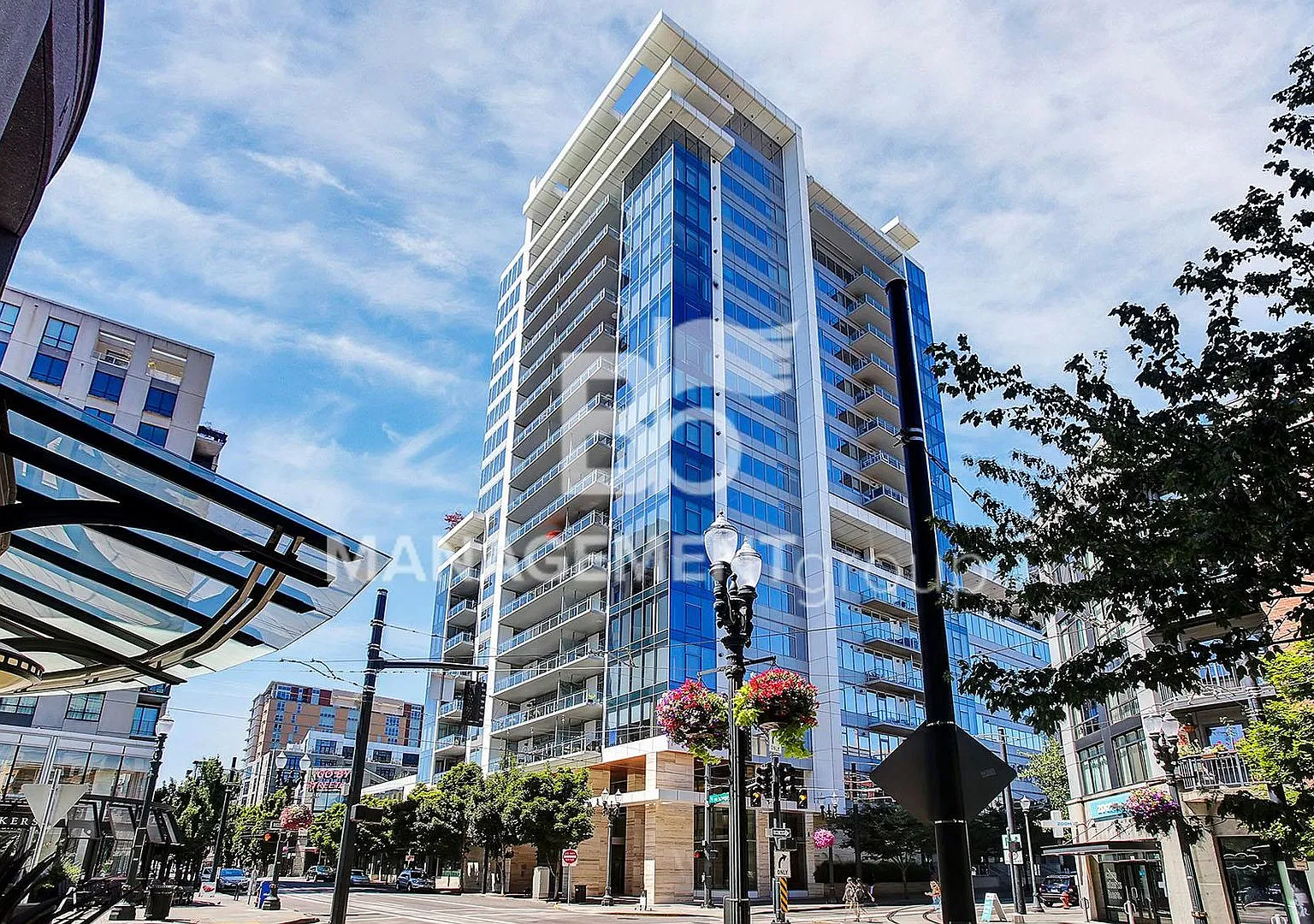 The Metropolitan, Pearl District's only 3bedroom Condo! Two Parking Spaces. Open Floor Plan — Photo 1