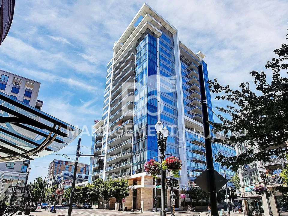 1001 NW Lovejoy St #408