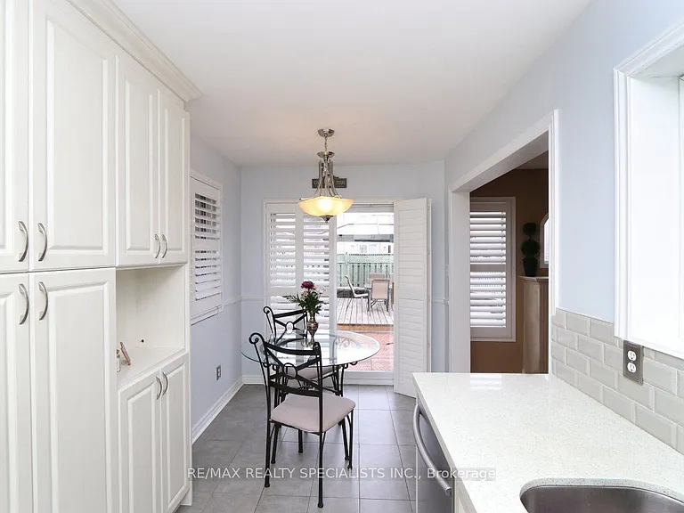 5817 Questman Holw — Photo 15
