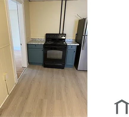3 bed, 1000 sqft, $1,900 — Photo 2