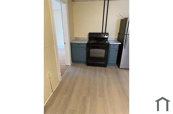 Building Photo - 101 Putnam St #1E