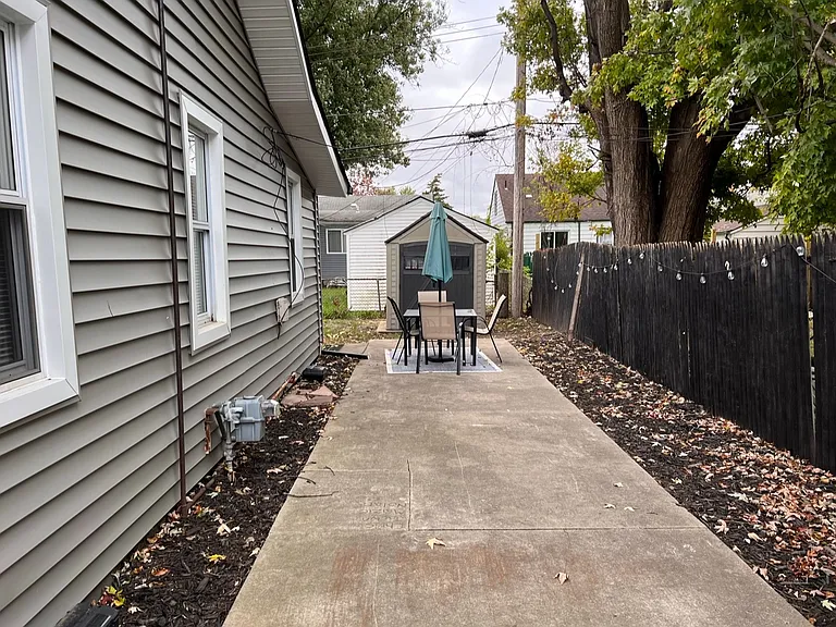 517 Manatee Ave — Photo 12