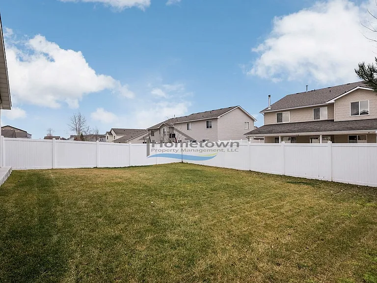 7346 N Carrington Ln — Photo 24