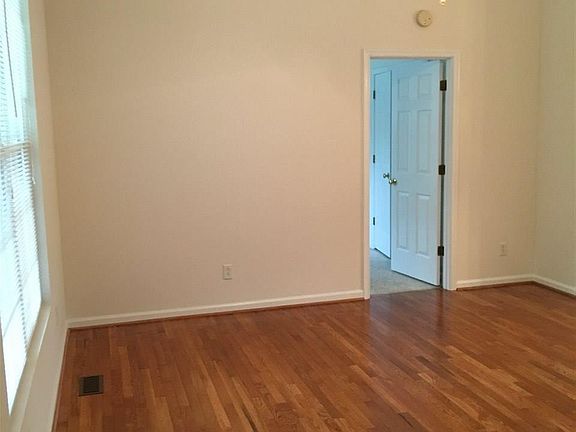 5th image of 252 Snapdragon Rd