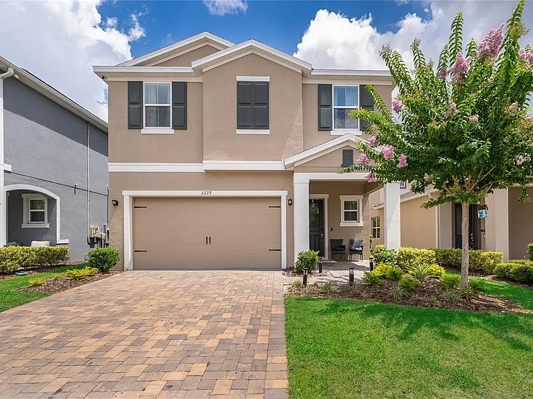 2229 Emerald Springs Dr — Photo 1