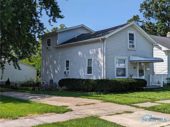 107 W Oak St, Oak Harbor, OH 43449
