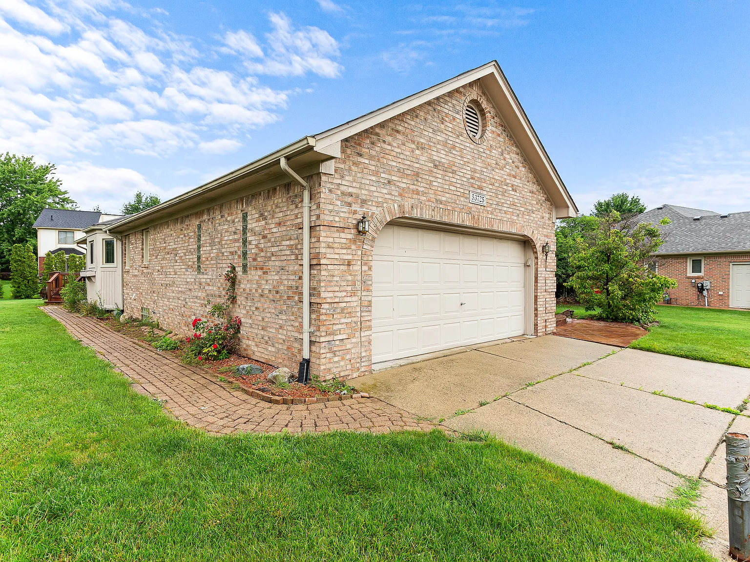 3 bed, 2050 sqft, $2,950 — Photo 4